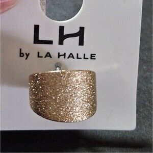 Glimmery gold tone ring size 8.5